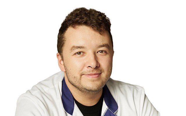 Шустов Александр Дмитриевич