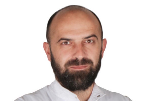 Шарлов Никос Олегович